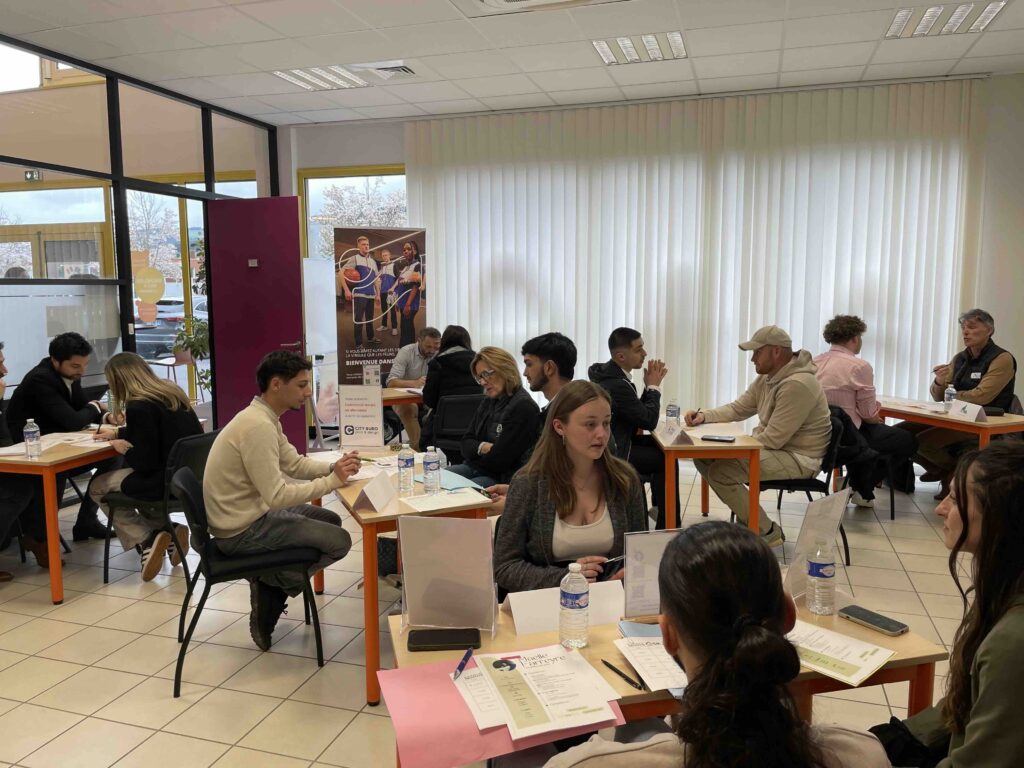 Plus de cinquante candidats au rendez-vous du job dating d’Espace Réussite Campus Skale